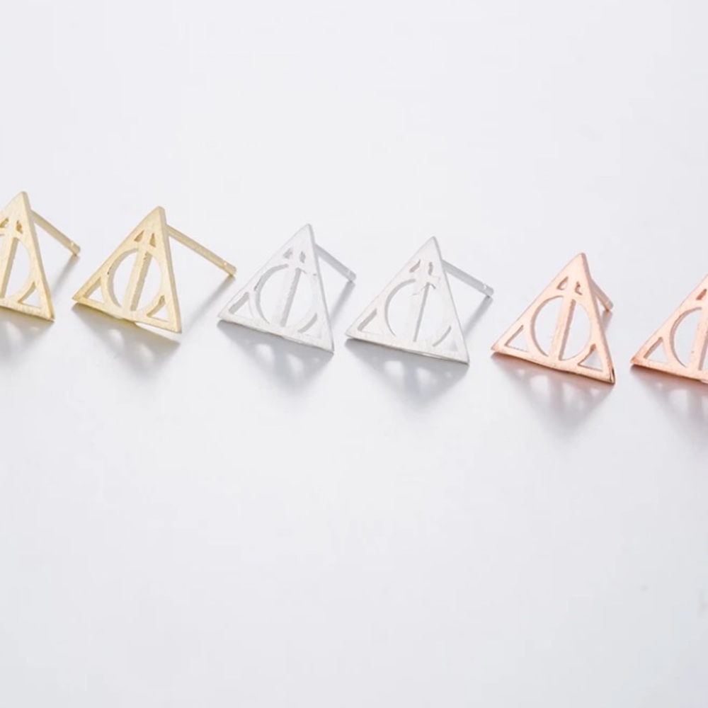 🔴 5/$20  Harry Potter deathly hallows earrings - Picture 2 of 4